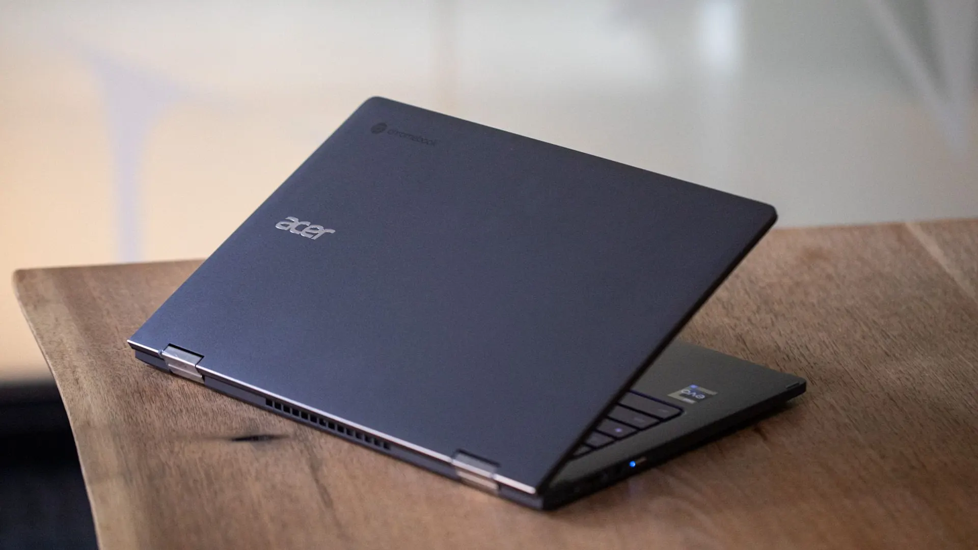 Acer Chromebook Spin 714 (2023) review: Price & Build